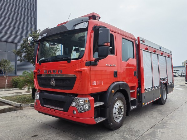 重汽HOWO消防車(chē) 6 噸水